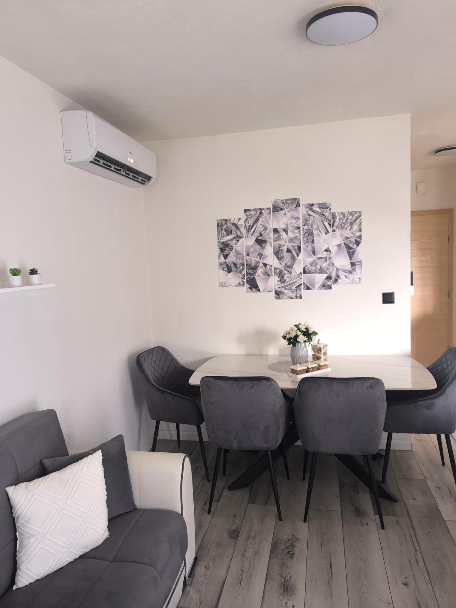 Apartman Rex Svinisce Dış mekan fotoğraf